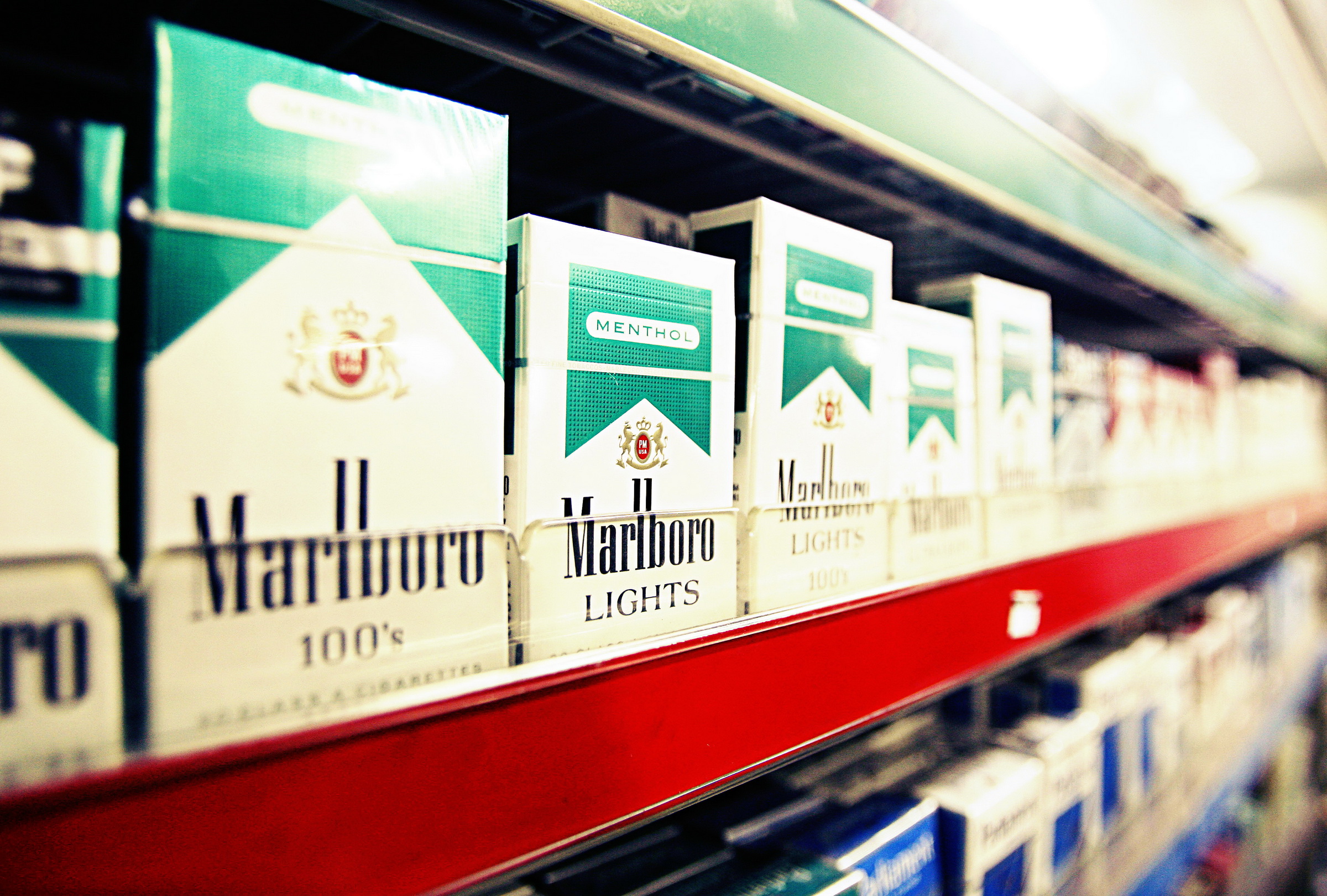 Альтернативная табачная продукция это. Табачная компания Филип Моррис. Мальборо Филип Моррис. Philip Morris International марки сигарет. Marlboro Филлип Моррис.