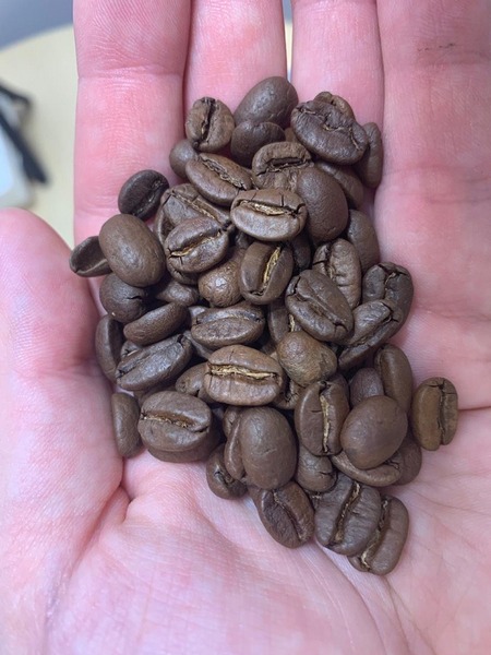 2_Black_coffee_beans.jpg