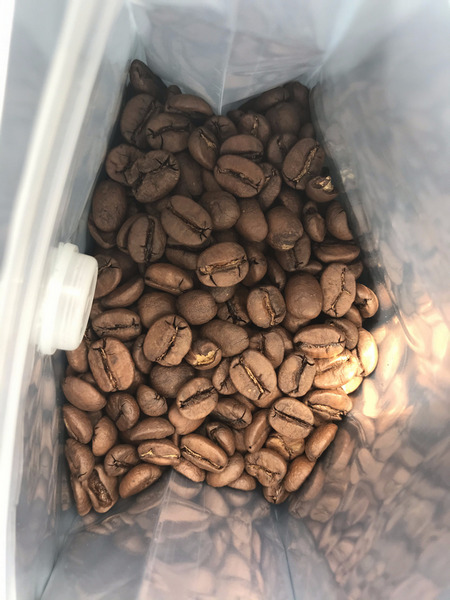 3_Black_coffee_beans.jpg