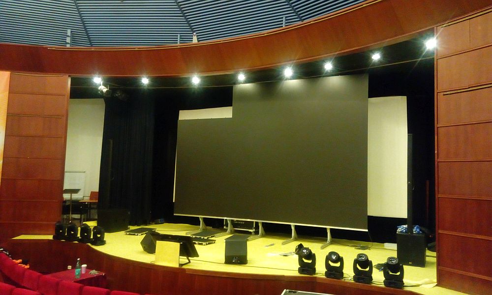 Экран 6 3 м. Светодиодный экран для сцены. Led экран для сцены. Светодиодный экран 6х4. Светодиодный видеоэкран для сцены.