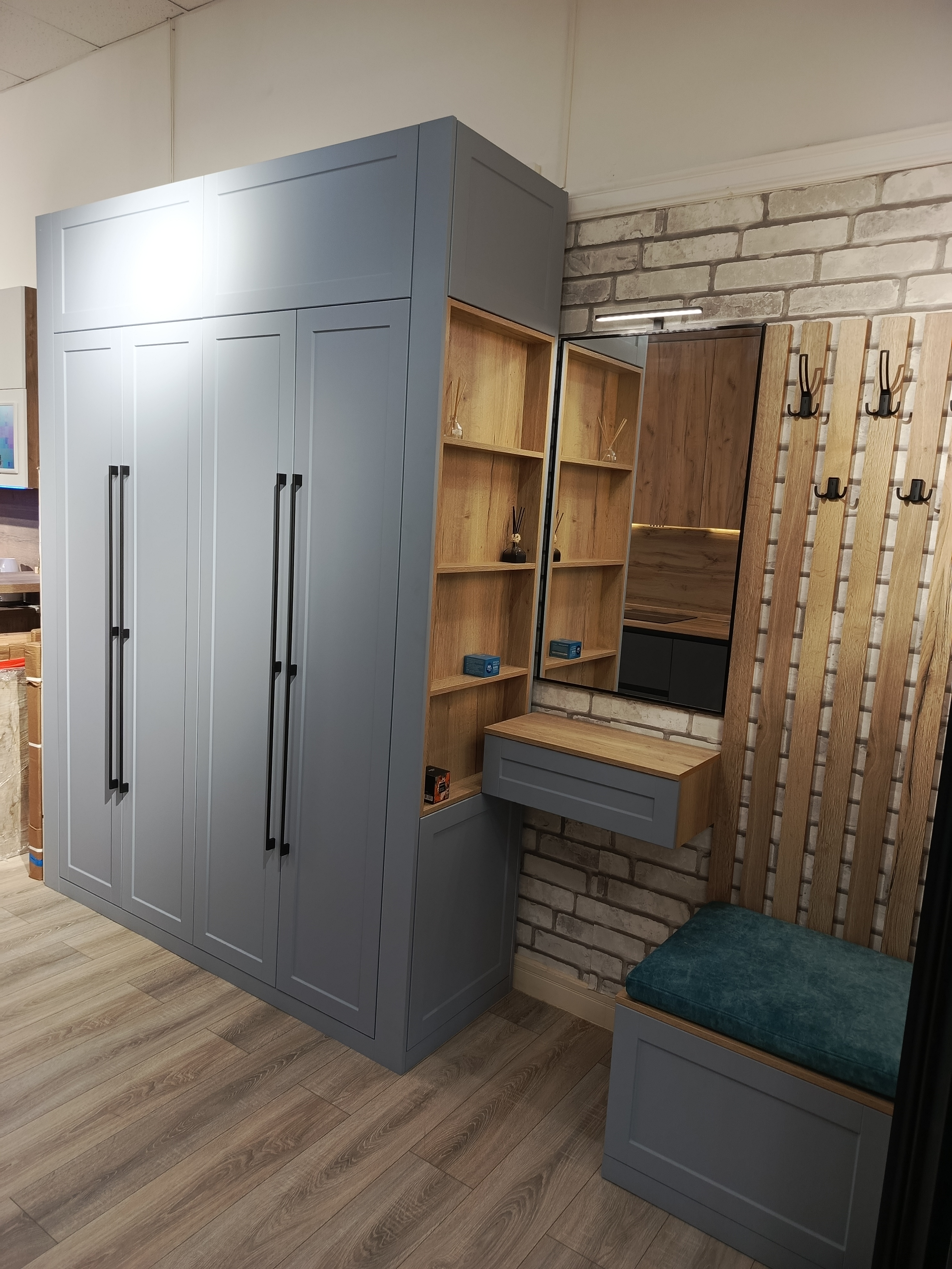 Прихожая с системой хранения Невский район